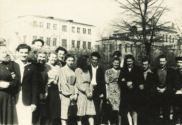 Inna y Virgilio en la manifestación del 1º de mayo de 1949 en Sverdlovsk
