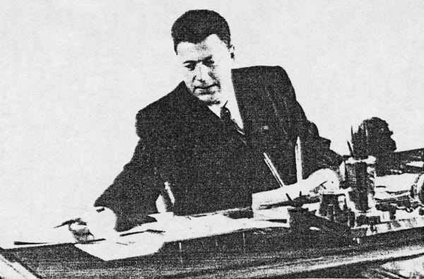El Jefe de la Construcción - general mayor de ingeniería - Iván Vasílievich Komzín